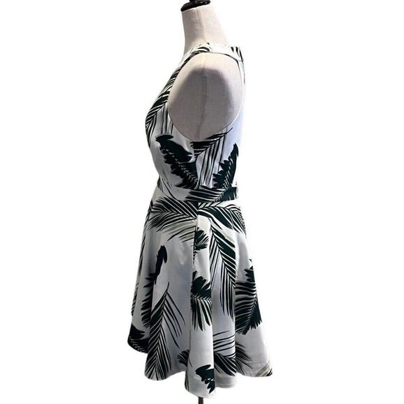 C/MEO Collective Revolve Witness Fit Flare Dress S Small Tropical Leaf Pine Maui - Picture 3 of 11